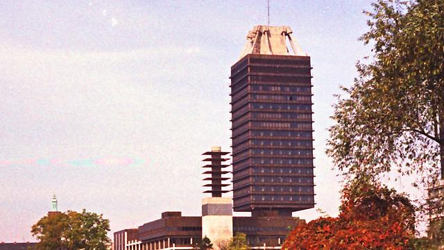 Das neue Kölner Funkhaus von Weitem fotografiert, 1979