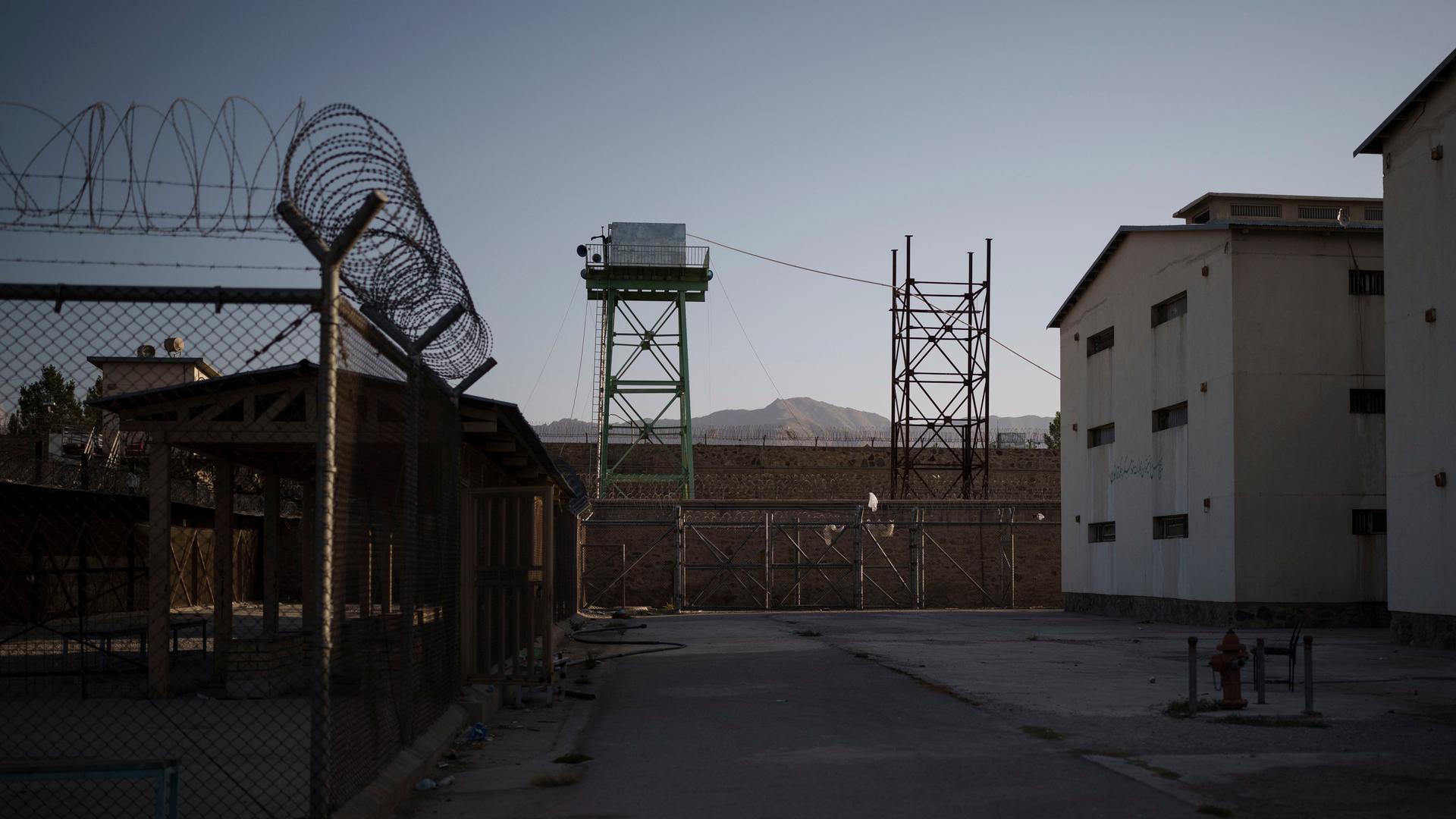 Afghanistan, Kabul: Ansicht des Pul-e-Charkhi-Gefängnisses. Afghanistan, Kabul: Ansicht des Pul-e-Charkhi-Gefängnisses.
