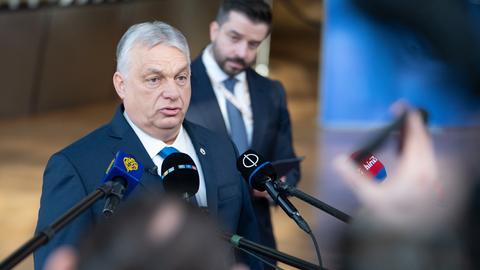 Brüssel: Viktor Orban, Ministerpräsident von Ungarn, spricht vor dem EU-Gipfel mit Vertreterinnen und Vertretern der Presse.