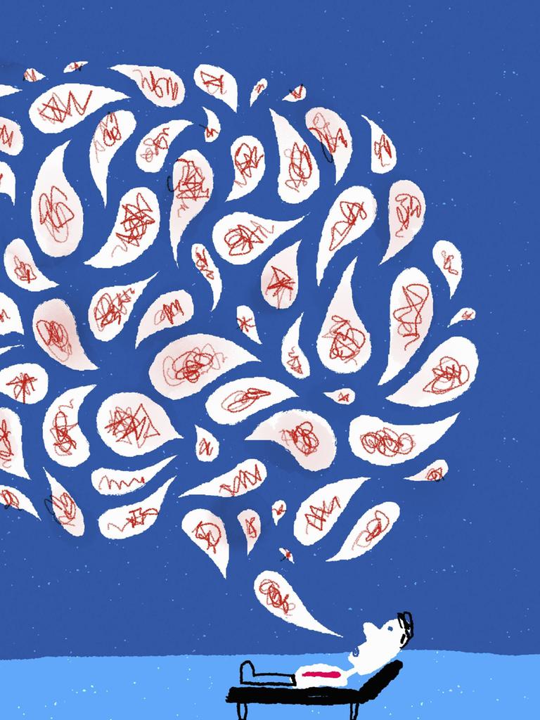 Illustration einer Therapiesitzung: Eine Person liegt auf der Couch, eine andere sitzt daneben. Über ihnen schwebt ein großes, gehirnförmiges Muster aus Gedanken und Erinnerungen.
