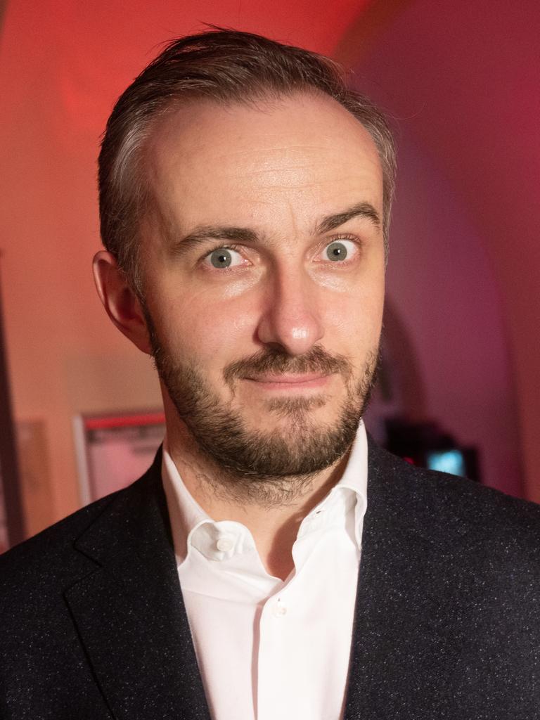 Porträt des Satirikers und TV-Entertainers Jan Böhmermann
