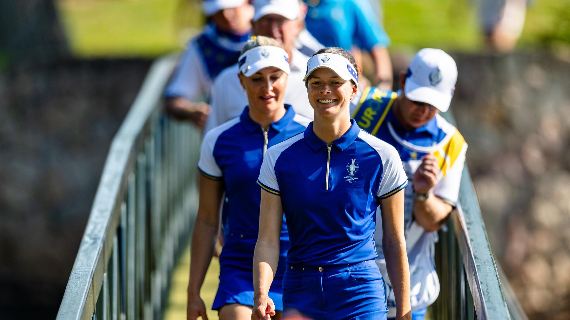 Die deutsche Golferin Esther Henseleit geht vorne weg auf ihrem Weg zum Solheim Cup in den USA. 