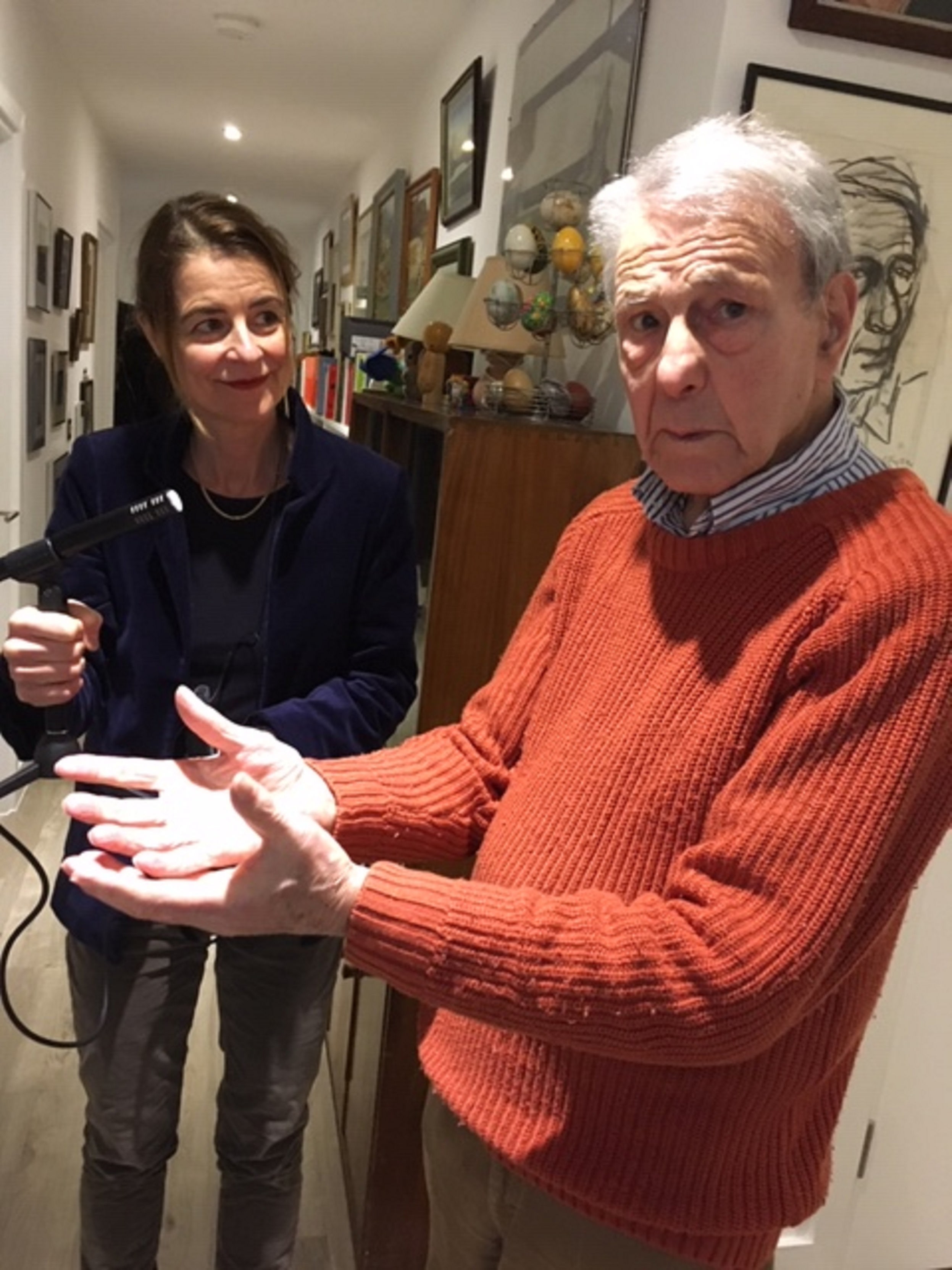 Leslie Baruch-Brent und Autorin Heike Tauch während der Aufnahmen