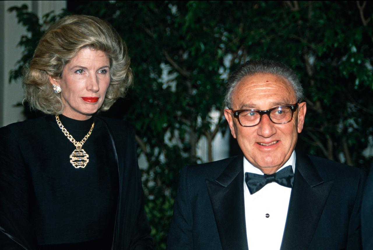 16. November 1988: Henry Kissinger mit seiner Frau Nancy