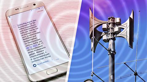 Die Fotomontage zeigt ein Smartphone mit SMS-Benachrichtigung über den Katastrophenwarntag und eine elektronische Sirene auf einem Dach.