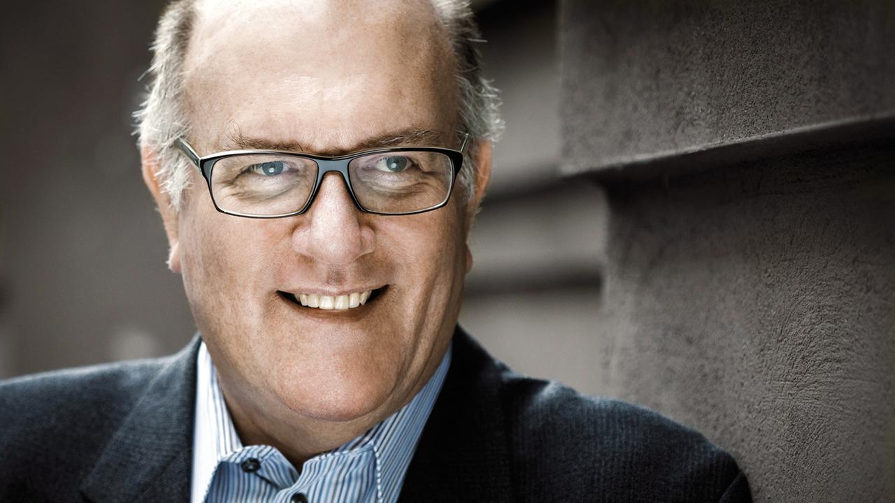 Auf diesem Foto aus dem Jahr 2011 lächelt Jim McNeely in die Kamera