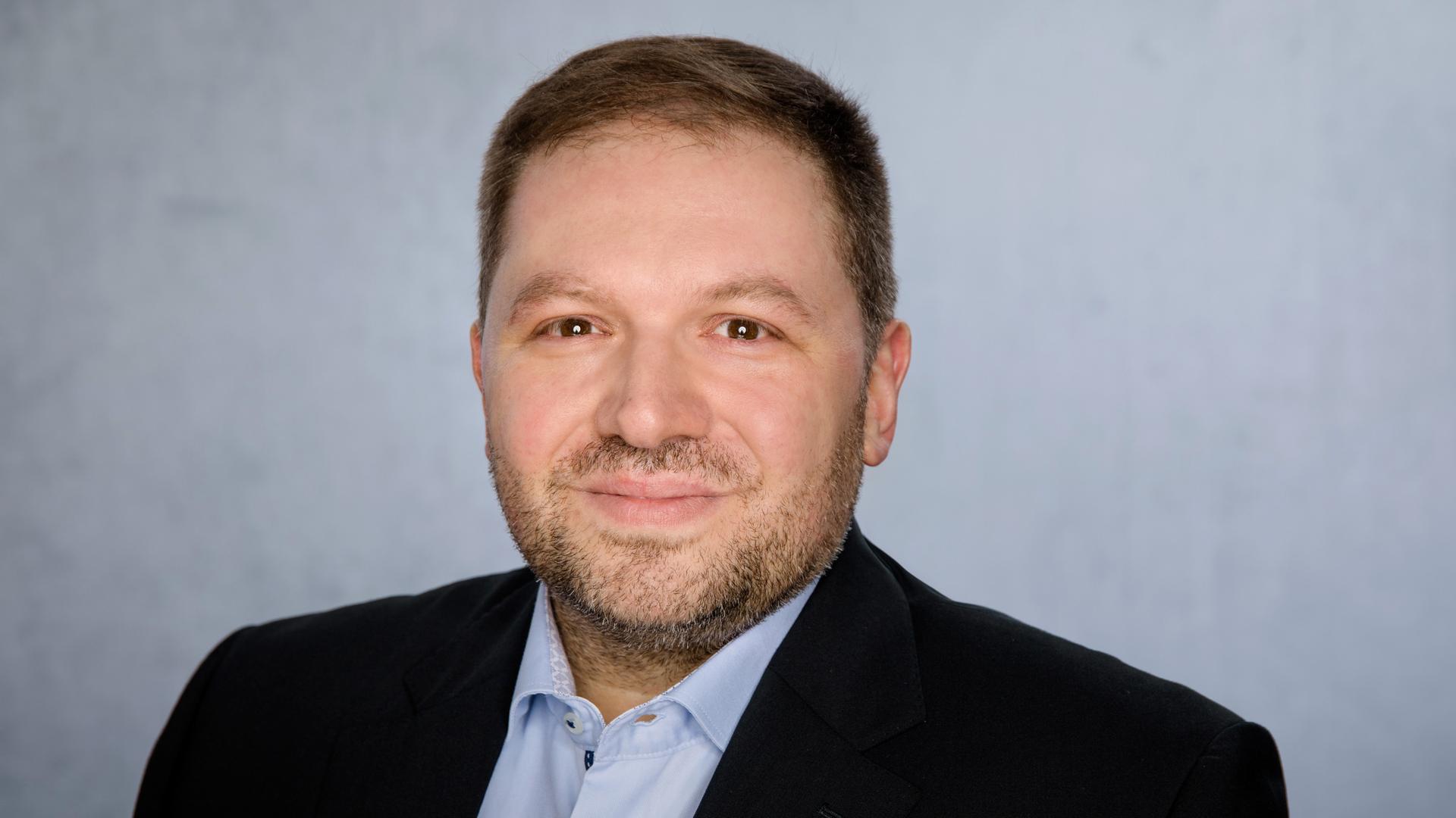 Portrait: Murad Bayraktar, neuer Abteilungsleiter des Programm-Managements bei Deutschlandradio