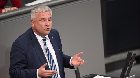 Knut Abraham (CDU/CSU) spricht bei der Sitzung des Bundestages.
