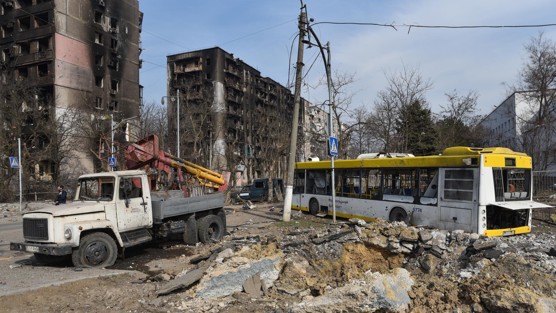 Weite Teile der Hafenstadt Mariupol wurden durch den Krieg zerstört. Weite Teile der Hafenstadt Mariupol wurden durch den Krieg zerstört.