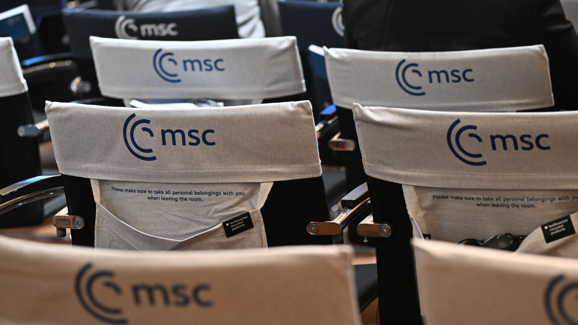 Das Logo der Veranstaltung ist für die Tagung auf Stuhlbezüge gedruckt worden.