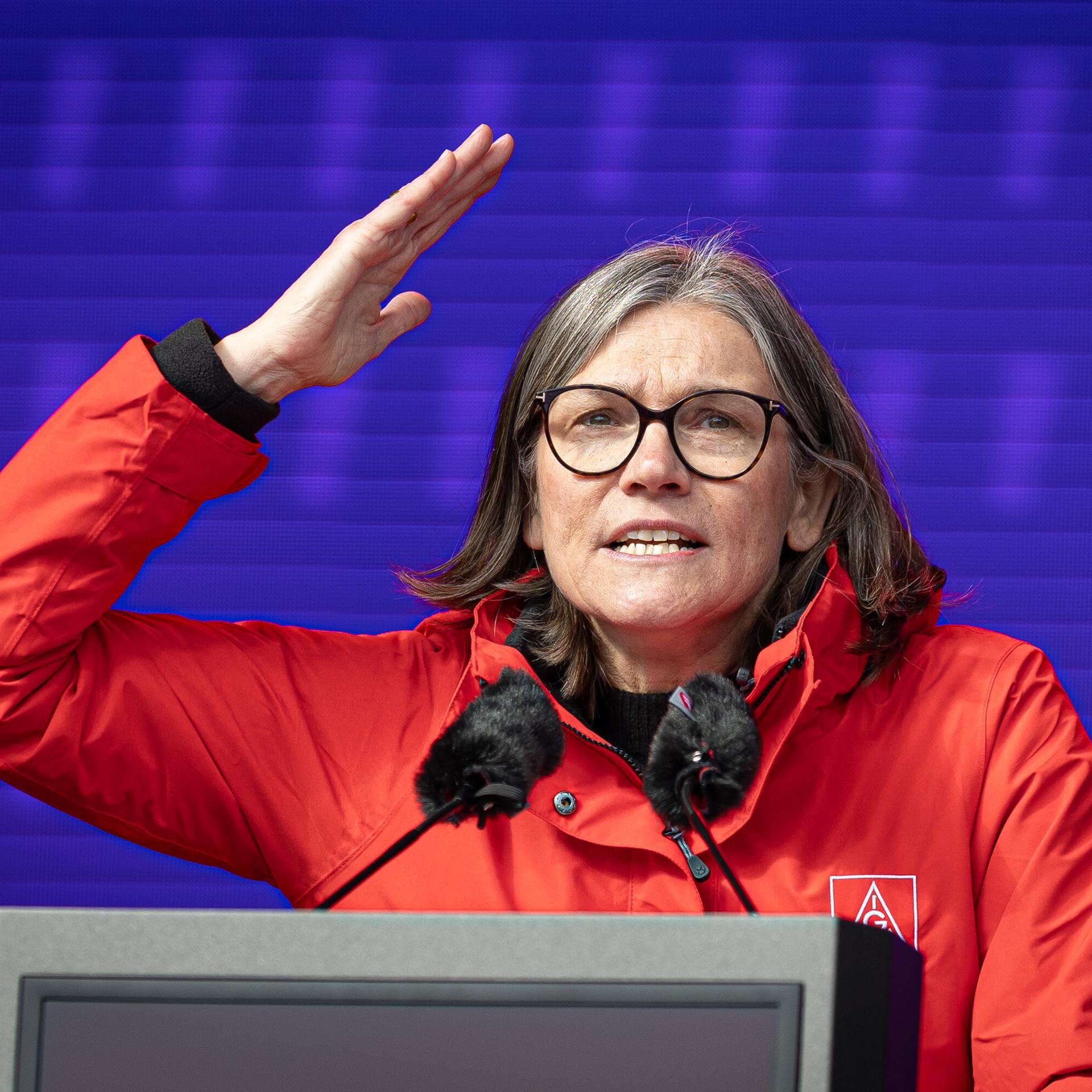 Altersabsicherung - Gewerkschaften üben Kritik an Merz-Aussagen zur Rente und drohen mit Streiks