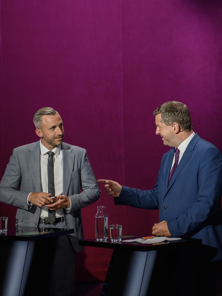 Ulrich Siegmund (AfD) und Sven Schulze (CDU) im Studio der MDR-Wahlarena Ulrich Siegmund (AfD) und Sven Schulze (CDU) im Studio der MDR-Wahlarena