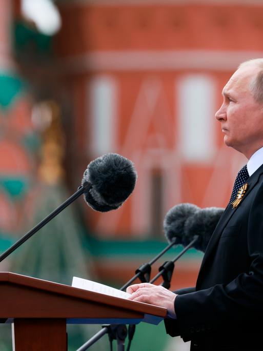 Der russische Präsident Wladimir Putin bei seiner Rede zum "Tag des Sieges" zum 77. Jahrestags des Endes des Zweiten Weltkriegs