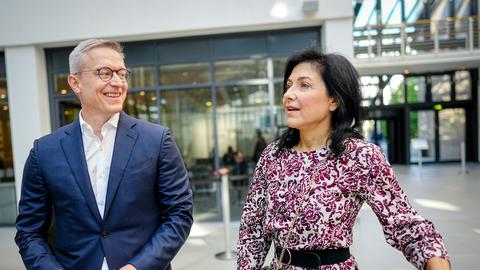 Katherina Reiche, designierte Bundesminister für Wirtschaft und Energie, und Karsten Wildberger, designierter Bundesminister für Digitalisierung und Staatsmodernisierung, kommen zum Bundesausschuss der CDU.