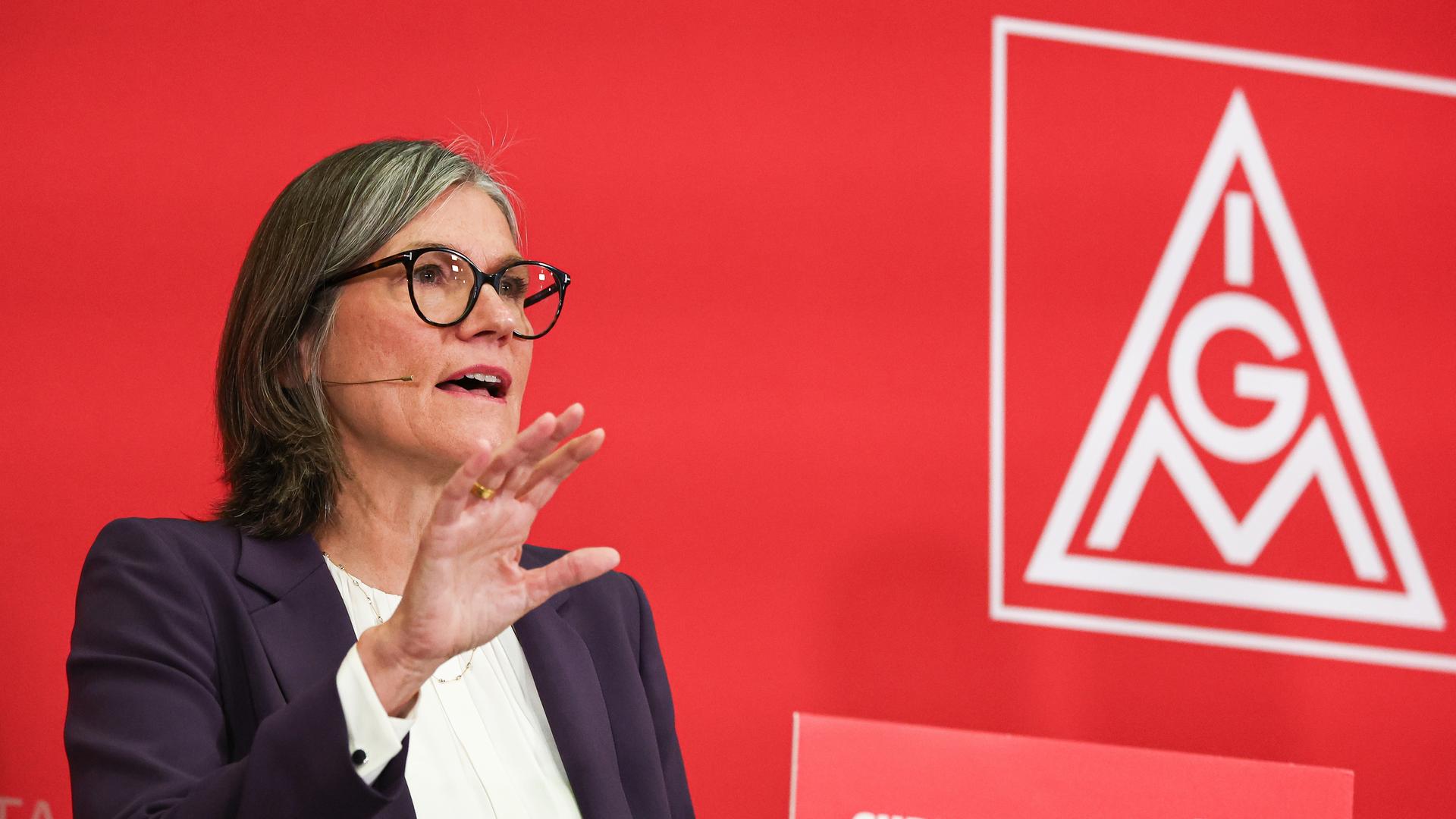 Christiane Benner, 1. Vorsitzende der IG Metall, spricht auf der Jahreskonferenz der Gewerkschaft. Christiane Benner, 1. Vorsitzende der IG Metall, spricht auf der Jahreskonferenz der Gewerkschaft.