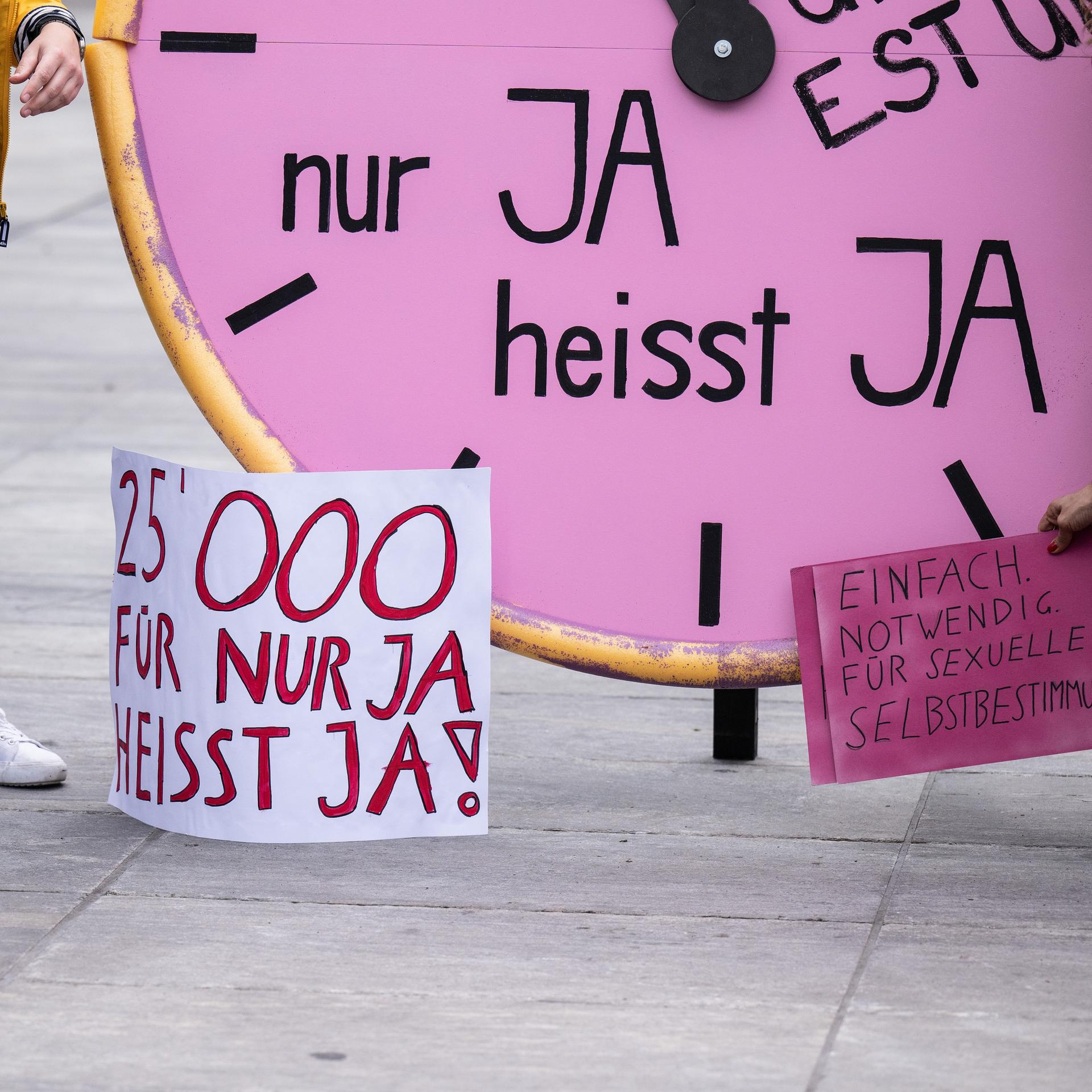 Sexualstrafrecht - Grüne: "Nur Ja heißt Ja" hilft Gewaltopfern