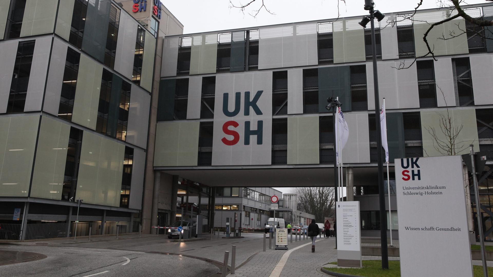 Der Eingangsbereich des Uniklinikums Schleswig-Holstein Der Eingangsbereich des Uniklinikums Schleswig-Holstein