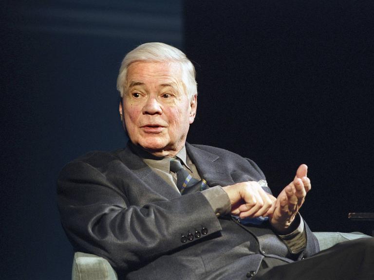 Sänger Dietrich Fischer-Dieskau im Jahr 2004 während eines Podiumsgespräches im Deutschen Theater Berlin.