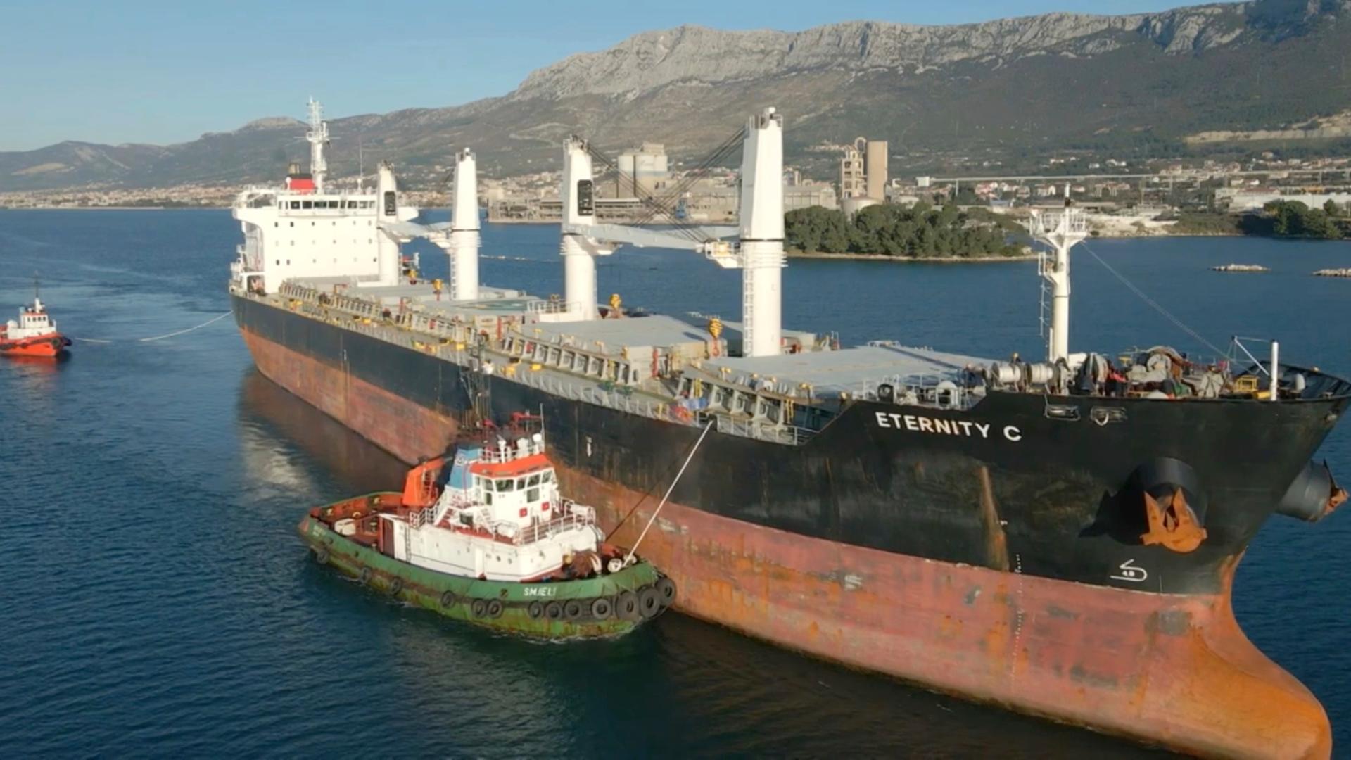 Das Handelsschiff "Eternity C" in Split, Kroatien. 