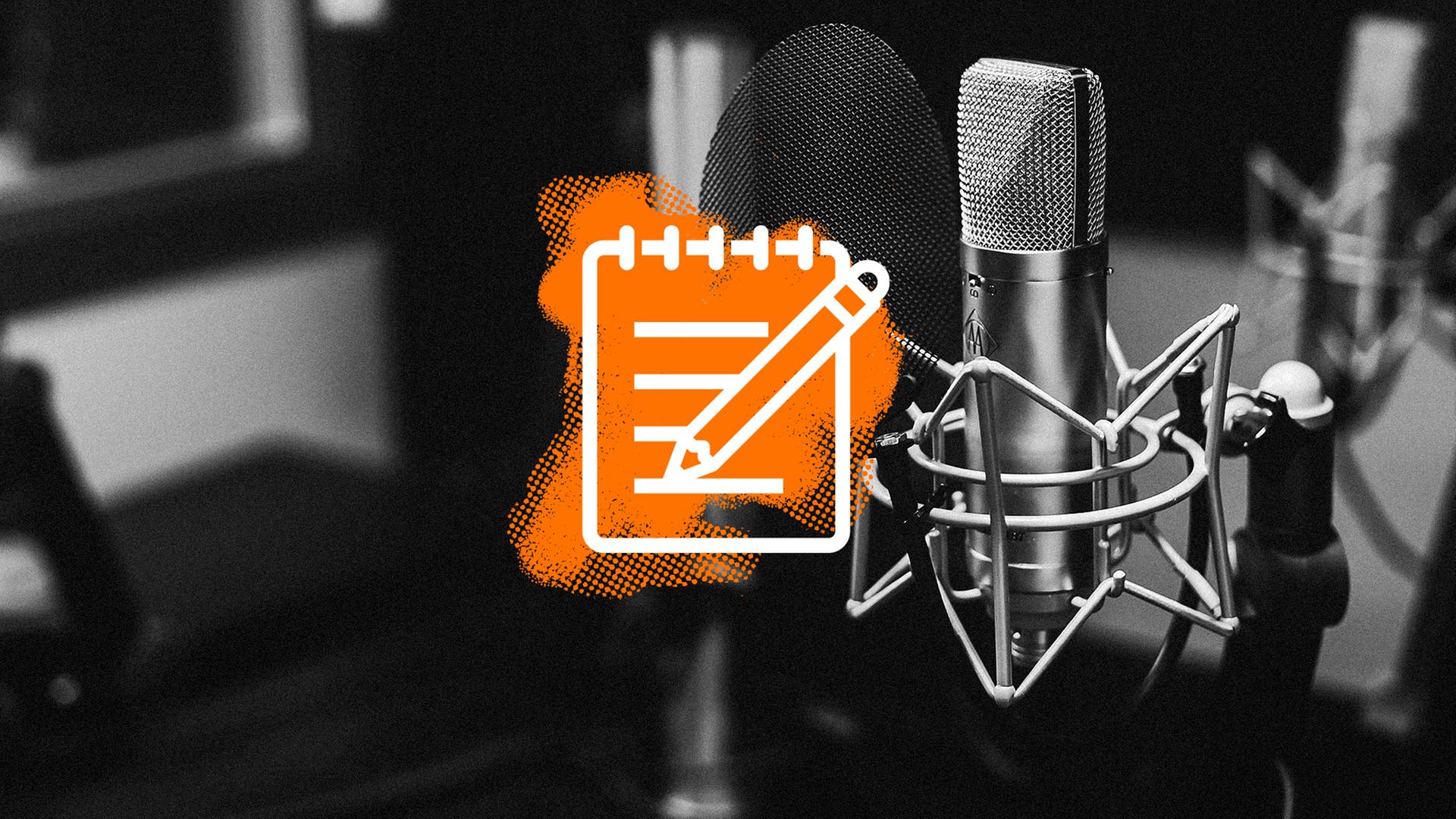 Zwei Mikrofone mit einer Collage in orange und weiß. 