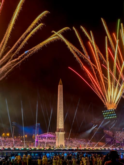 Auf dem Place de la Concorde wurden die Paralympischen Spielen 2024 in Paris mit einer spektakulären Show eröffnet.