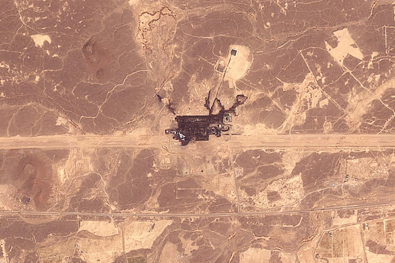 Das Satellitenfoto zeigt eine beschädigte Pumpstation der Ost-West-Pipeline in Saudi-Arabien.