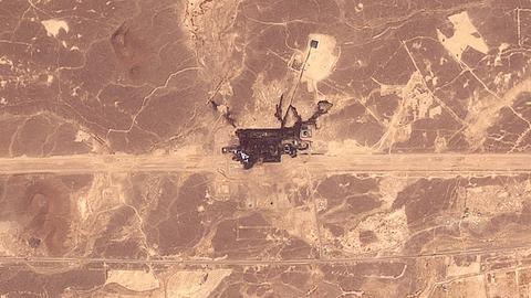 Das Satellitenfoto zeigt eine beschädigte Pumpstation der Ost-West-Pipeline in Saudi-Arabien.