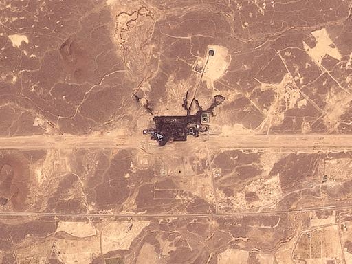Das Satellitenfoto zeigt eine beschädigte Pumpstation der Ost-West-Pipeline in Saudi-Arabien.