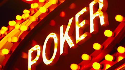 Leuchtschrift "Poker" an einem Casino in Las Vegas Leuchtschrift "Poker" an einem Casino in Las Vegas