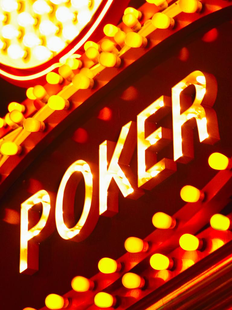Leuchtschrift "Poker" an einem Casino in Las Vegas 