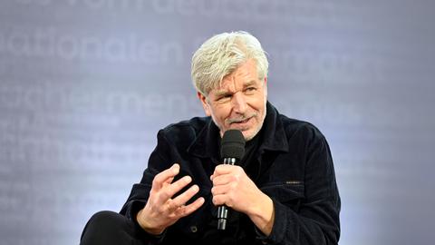 Karl Ove Knausgard bei einem Autorengespräch auf der Leipziger Buchmesse 2025. Karl Ove Knausgard bei einem Autorengespräch auf der Leipziger Buchmesse 2025.