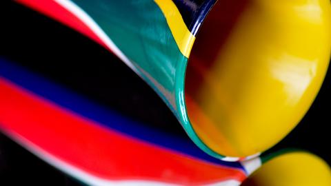 Nahaufnahme einer bunten Vuvuzela.