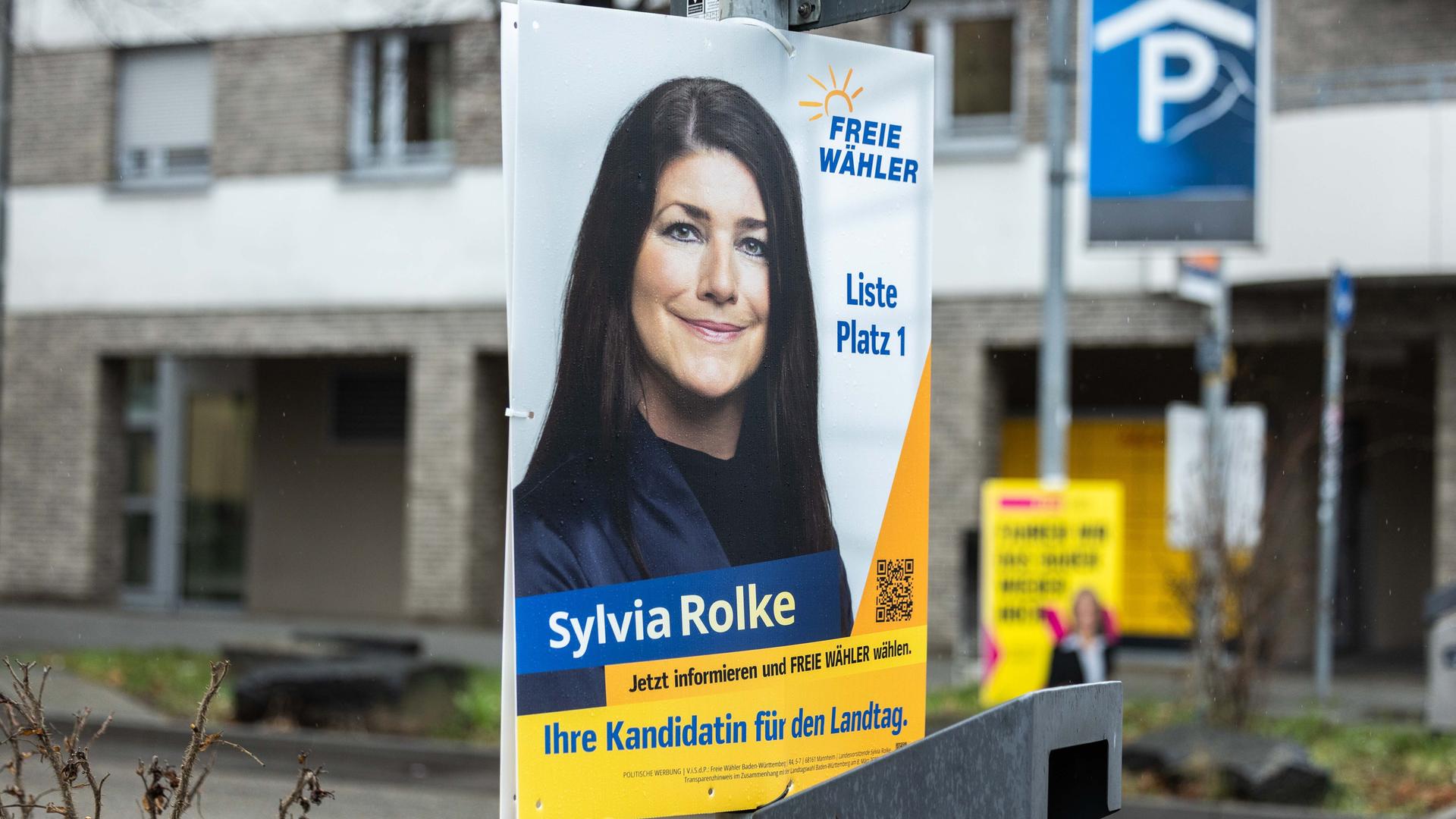 Ein Wahlplakat der Partei Freie Wähler für die Spitzenkandidatin Sylvia Rolke bei den Landtagswahlen in Baden-Württemberg 2026.