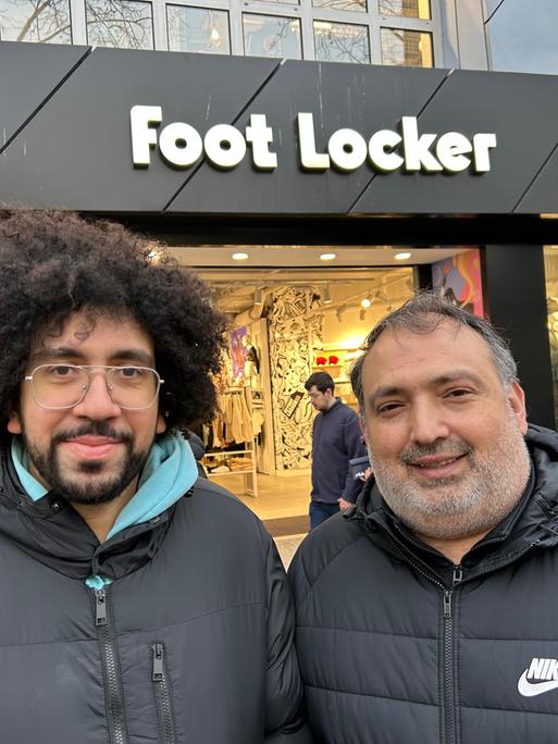 Amin und Murat vor Foot Locker