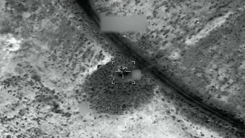 Das Foto des US-Zentralkommandos zeigt einen Angriff auf eine iranische Militäranlage.