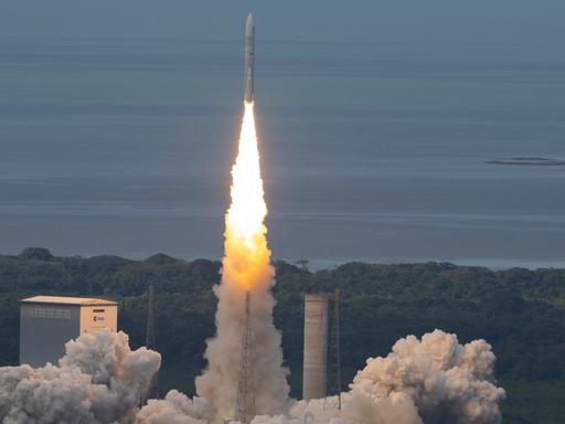 Start der europäischen Trägerrakete vom Weltraumbahnhof Kourou in Französisch-Guyana 