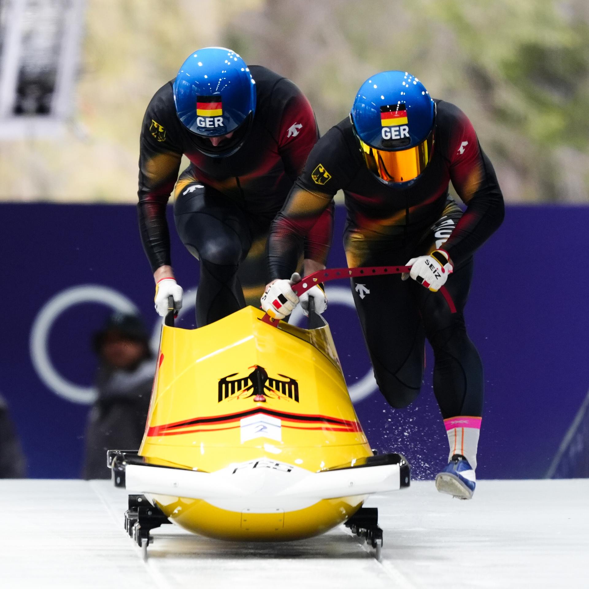 Francesco Friedrich und Alexander Schüller beim Start