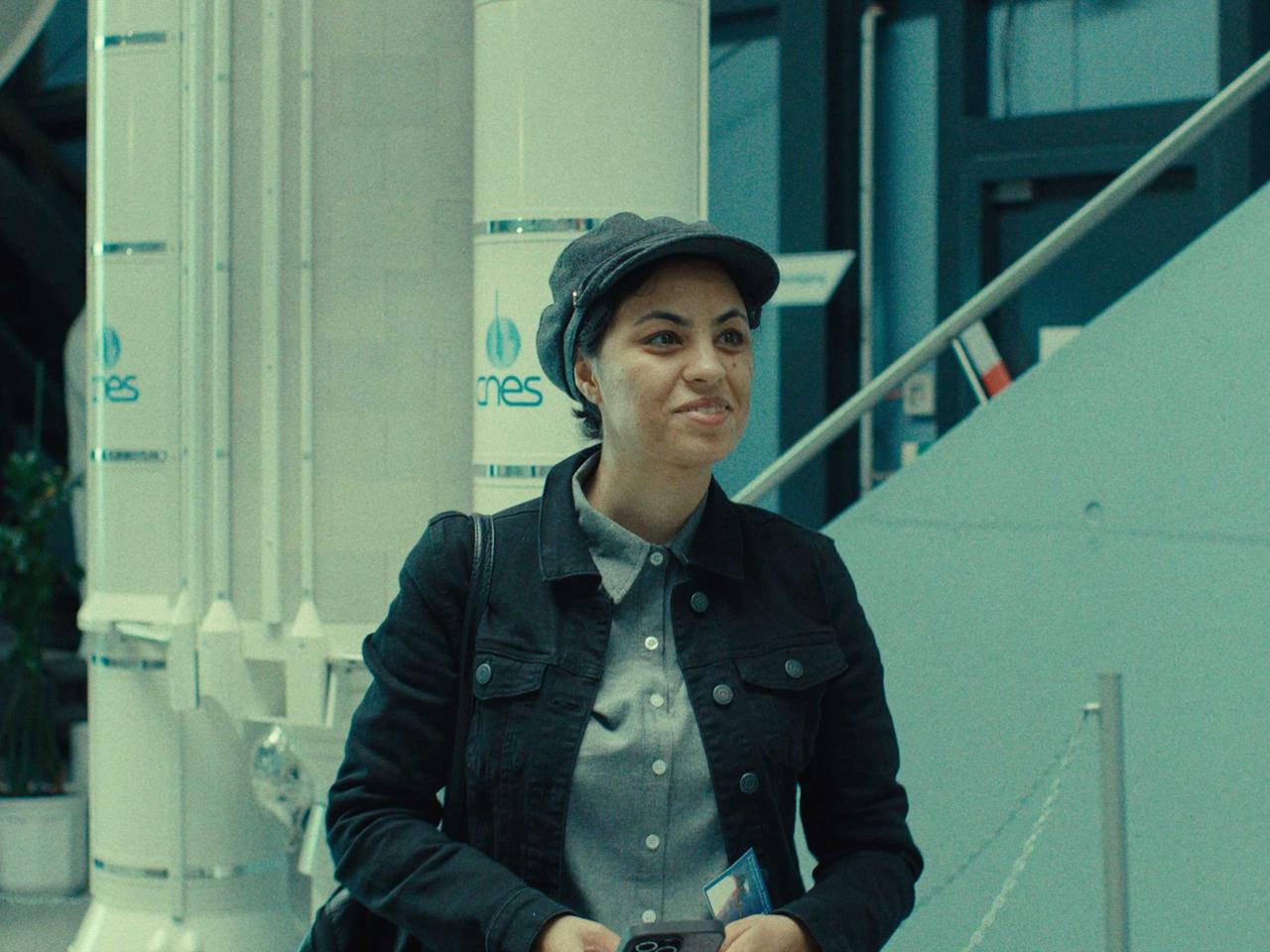 Amena Karimyan in der Ausstellung Deutsche Raumfahrtausstellung Morgenröthe-Rautenkranz e.V.