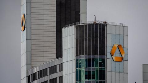 Die Türme der Commerzbank-Zentrale in Frankfurt am Main
