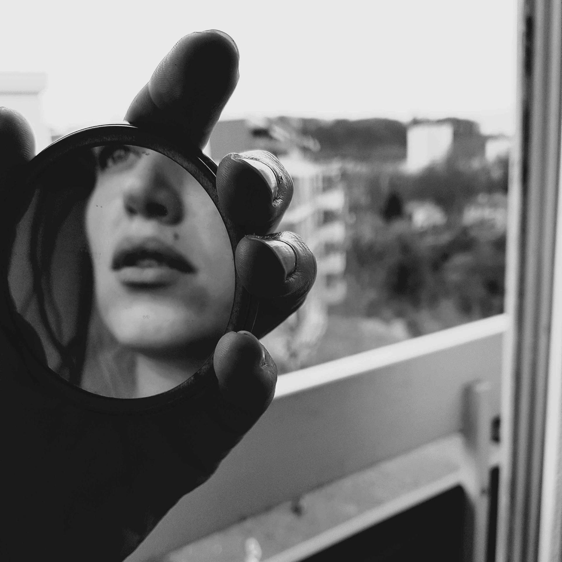 "Clarimonde" - Schauer-Krimi über geheimnisvolle Selbstmorde podcast