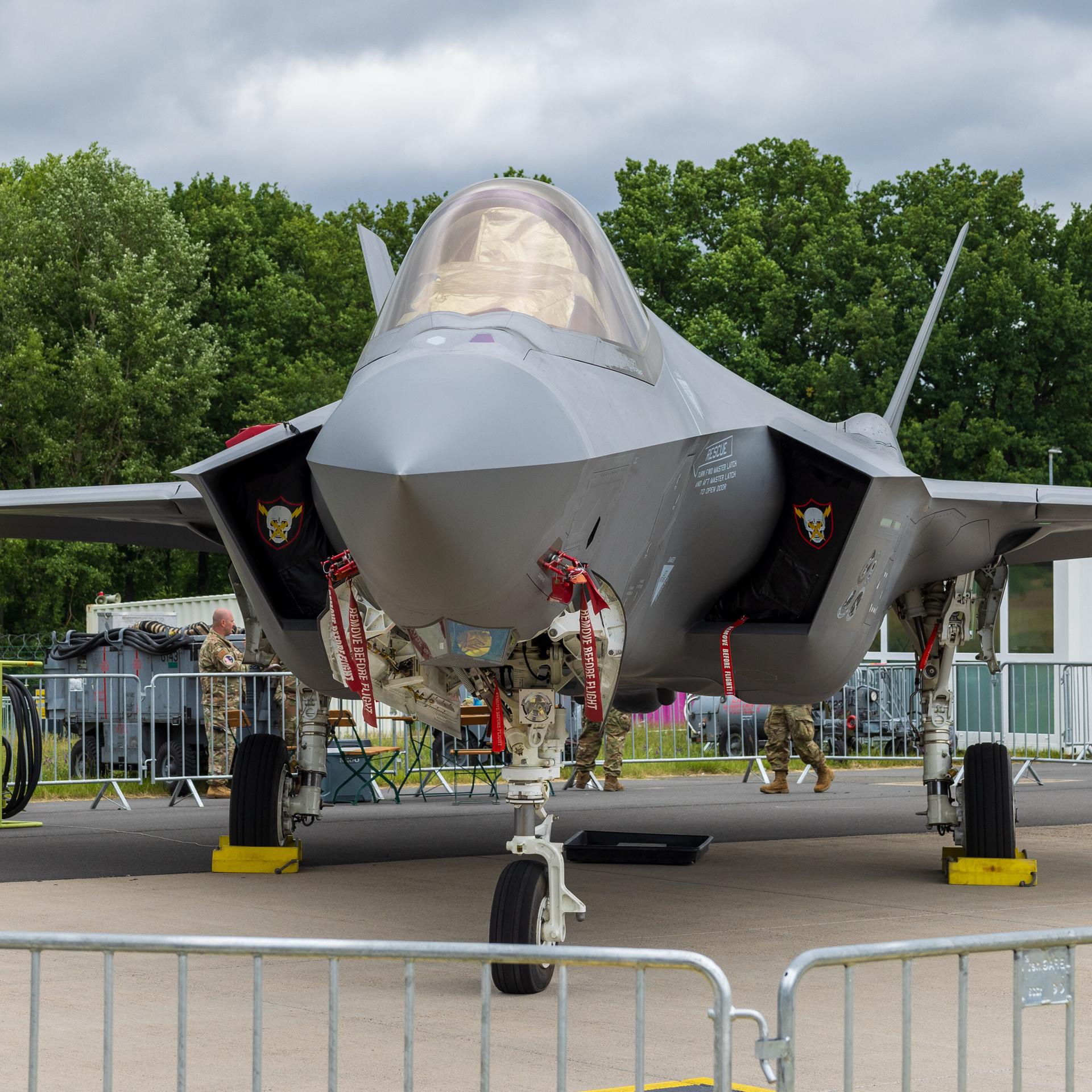 Rüstungsdeal mit den USA: Warum Kampfjets allein nicht ausreichen