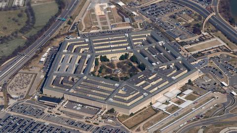 Das Pentagon in den USA. Das fünfeckige riesige Gebäude ist aus der Luft aufgenommen.