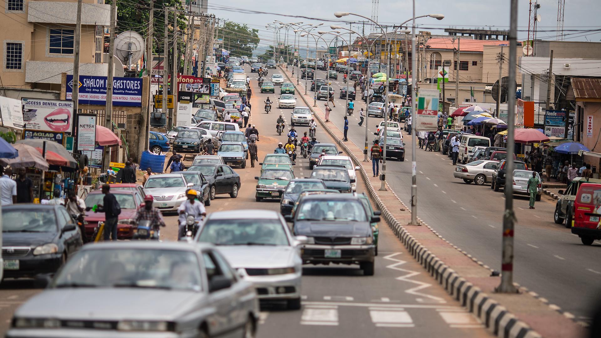 Straßenszene in der nigerianischen Stadt Abeokuta.