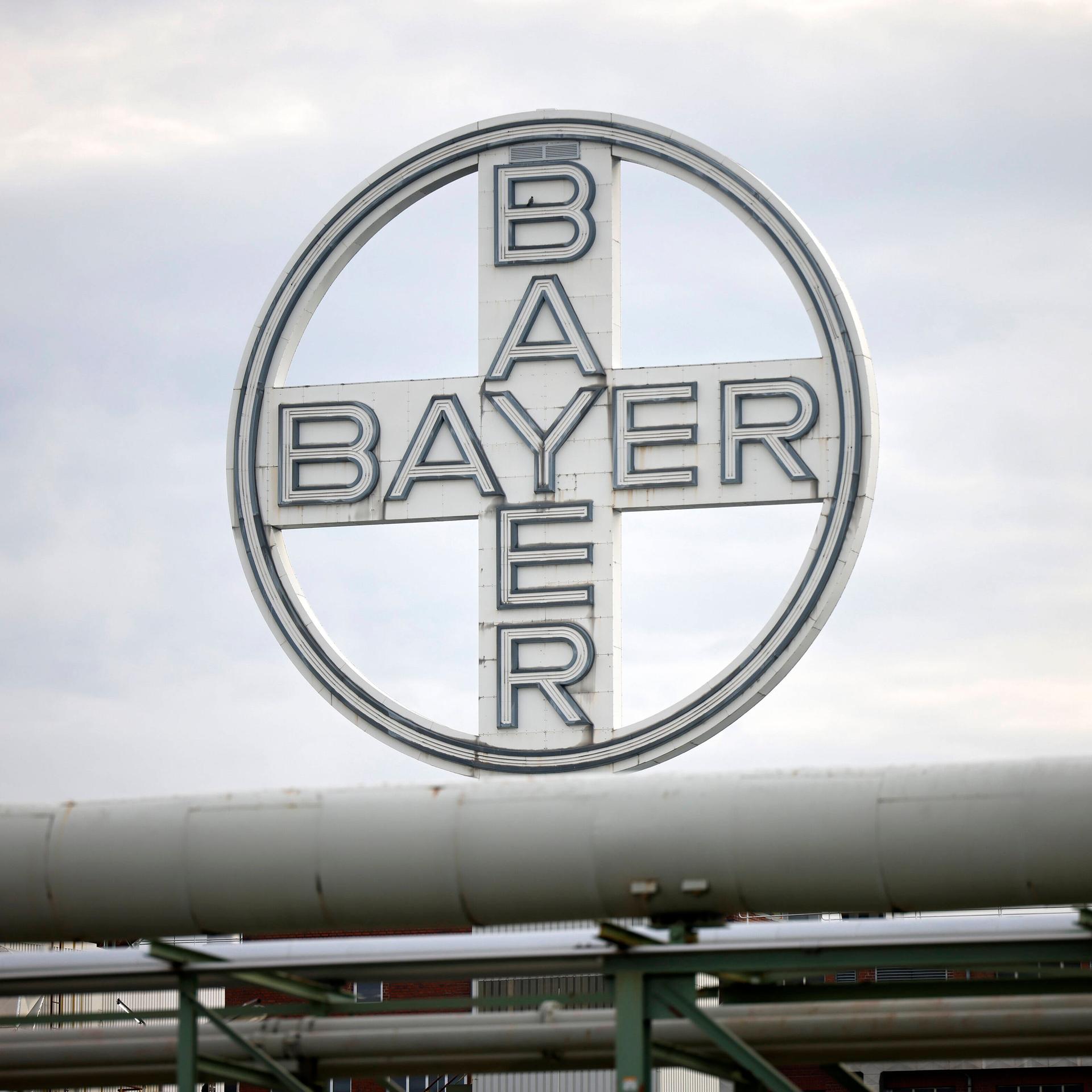 Das Logo des Konzerns Bayer, das sogenannte Bayer-Kreuz.