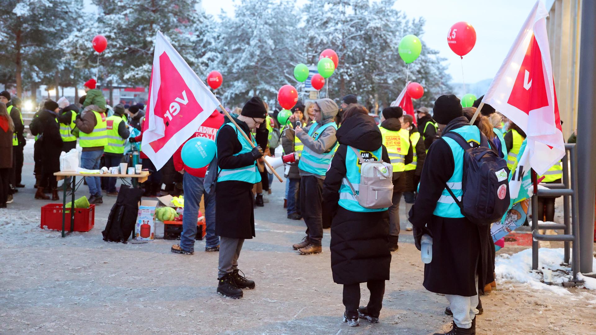 Mitarbeiter des Universitätsklinikums beteiligen sich am bundesweiten Warnstreik.