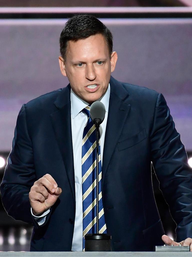 Peter Thiel. Ein Mann hält eine Rede auf einem Parteitag der US-Republikaner. Peter Thiel. Ein Mann hält eine Rede auf einem Parteitag der US-Republikaner.