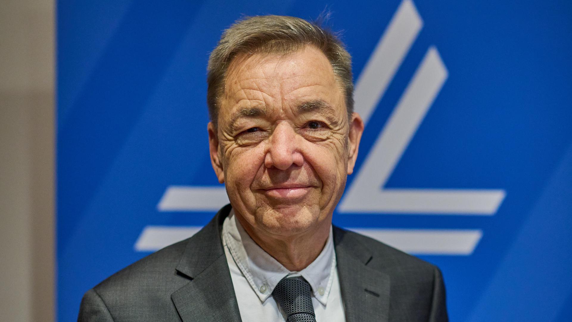 Thomas Söding, der Vizepräsident des Zentralkomitees der deutschen Katholiken (ZdK), lächelt in die Kamera. 