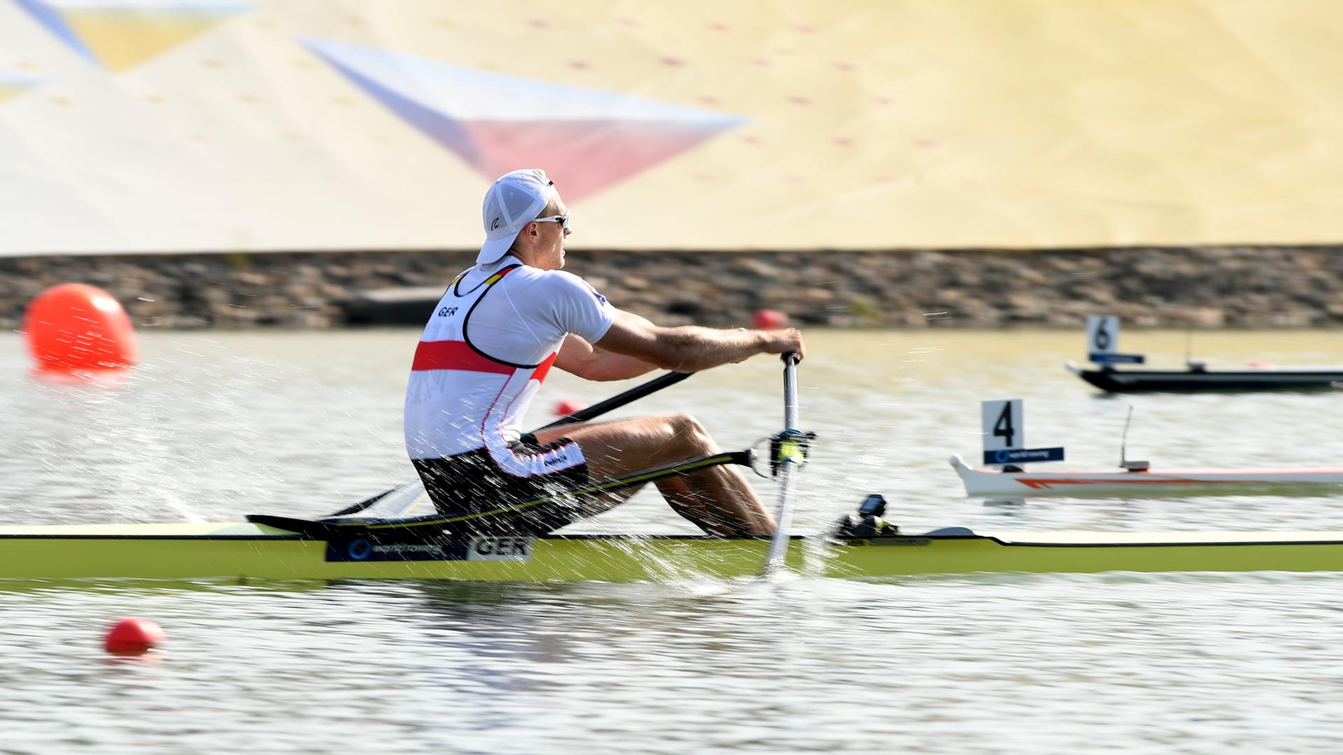 Weltmeister Oliver Zeidler rudert während eines Wettkampfes in Zagreb.