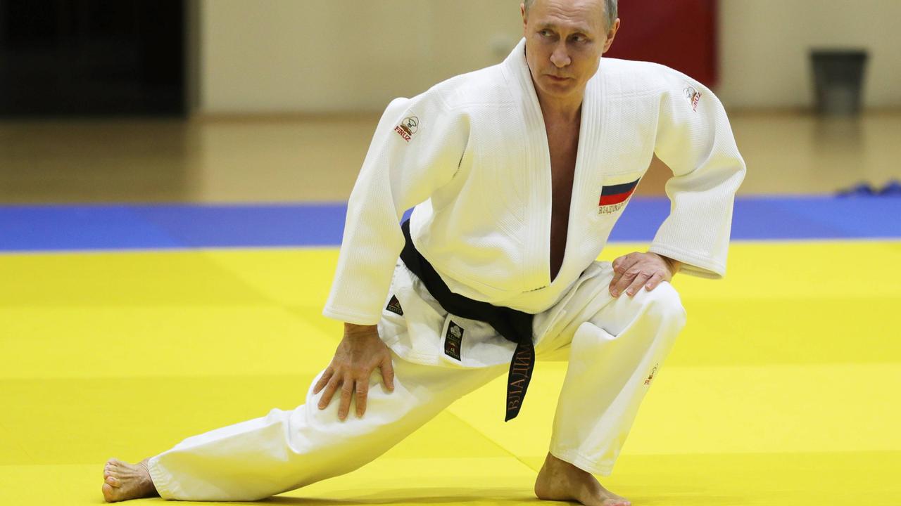 Das Foto zeigt den russischen Präsidenten Putin beim Judo-Training.