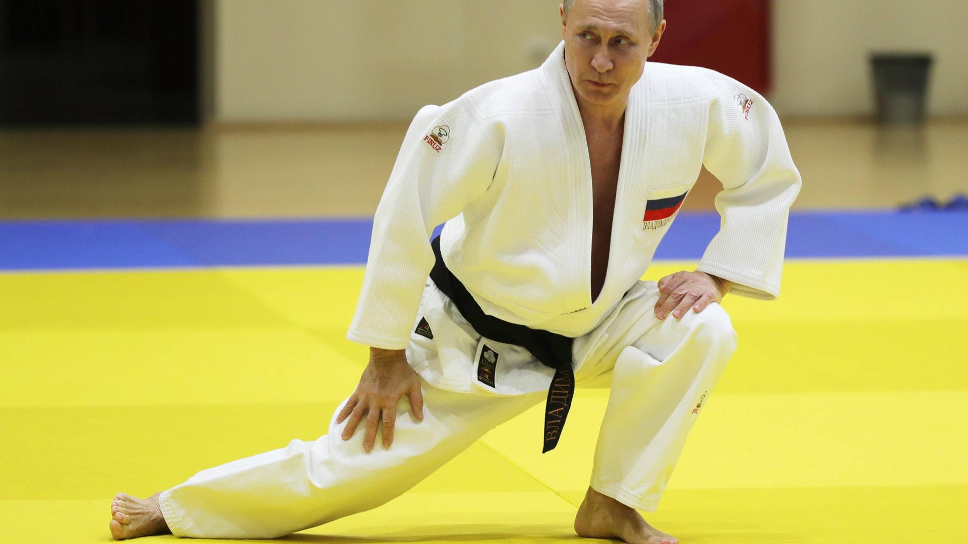 Das Foto zeigt den russischen Präsidenten Putin beim Judo-Training.
